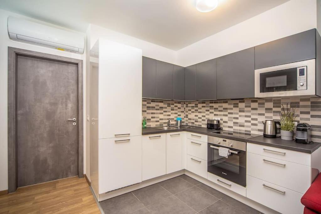 Grace Pine 1 Apartament